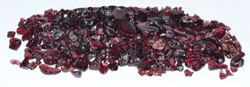 1 lb Garnet tumbled chips 5 mm - Click Image to Close