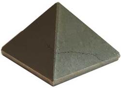 25-33mm Pyrite pyramid - Click Image to Close