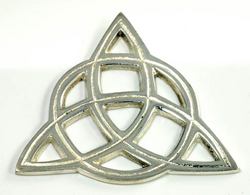 Triquetra open cut altar tile 3"